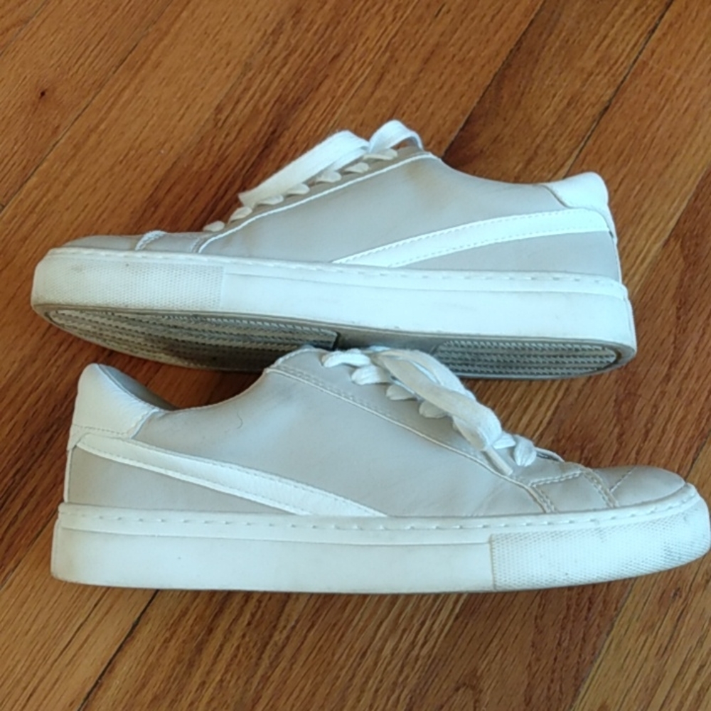 Universal Thread Sneakers - Picture 3 of 10